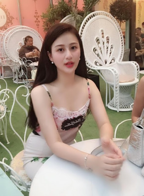 Lộ hình ảnh một Á hậu thân mật trên dường với “tú ông” Lục Triều Vỹ, người trong cuộc lên tiếng