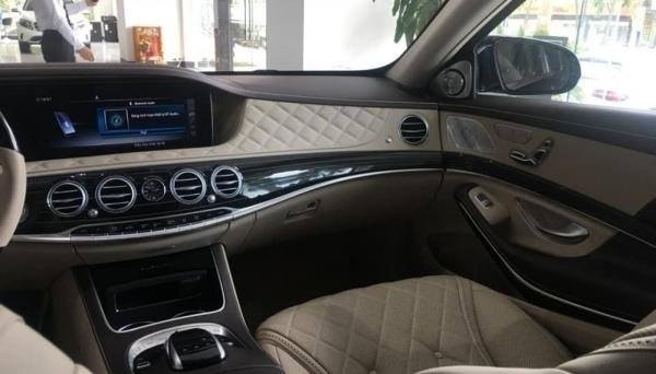 Nữ đại gia Hà Tĩnh chụi chơi, chi hẳn 17 tỷ mua siêu xe Maybach