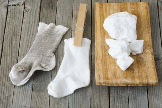 Kinh nghiệm xử lí đồ trắng sau khi đi mưa bạn nên thuộc nằm lòng