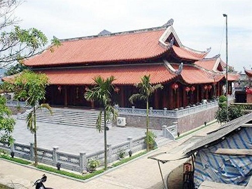 Đại gia Nghệ An lừng danh từng xây 'biệt phủ' 50 tỷ làm hồi môn cho con gái kinh doanh gì? Đại gia Nghệ An lừng danh từng xây 'biệt phủ' 50 tỷ làm hồi môn cho con gái kinh doanh gì?