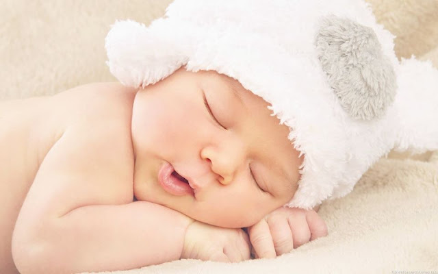 Trẻ sơ sinh ngủ li bì, mẹ chớ chủ quan!