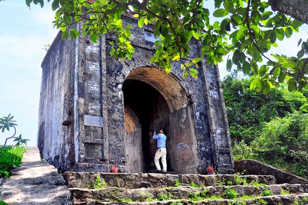 Hoành Sơn Quan và danh thắng đèo Ngang