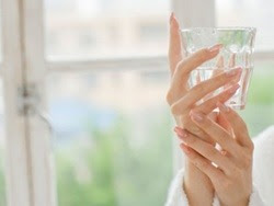 Mẹo kiểm soát đổ mồ hôi tay chân Mẹo kiểm soát đổ mồ hôi tay chân