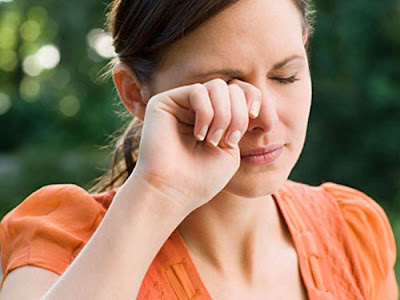 Những thói quen có hại cho mắt Những thói quen có hại cho mắt