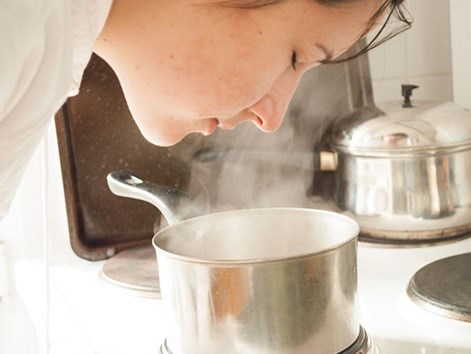 2 cách xông mặt giúp bạn hết sạch mụn, da trắng hồng 2 cách xông mặt giúp bạn hết sạch mụn, da trắng hồng