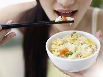 7 dấu hiệu “đáng lo” sau khi ăn 7 dấu hiệu “đáng lo” sau khi ăn