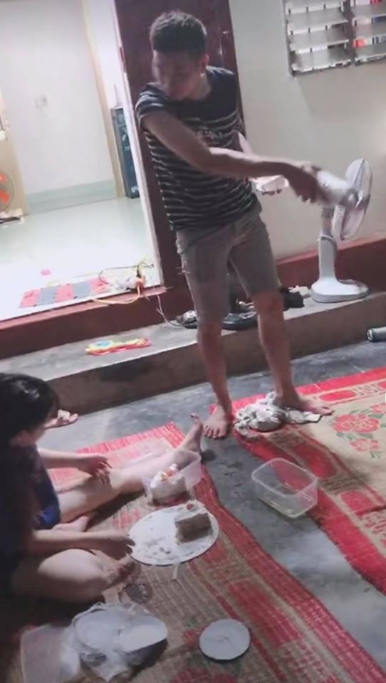 Đoạn clip vài giây nhưng khiến MXH bức xúc: Chồng nhục mạ vợ được bạn bè cổ vũ