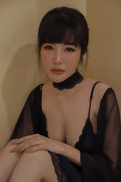 Elly Trần mệt mỏi nằm trên giường bệnh: ‘Tôi hết cầm cự nổi rồi’