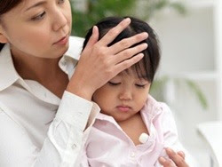 Mùa hè tới, xử trí bệnh sốt virus ở bé con Mùa hè tới, xử trí bệnh sốt virus ở bé con