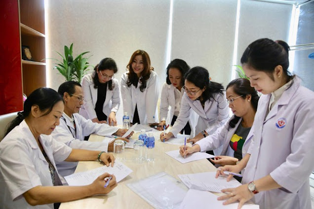Tiết lộ căn phòng “khỏa thân” của các Hoa hậu Việt: Vào là phải cởi!