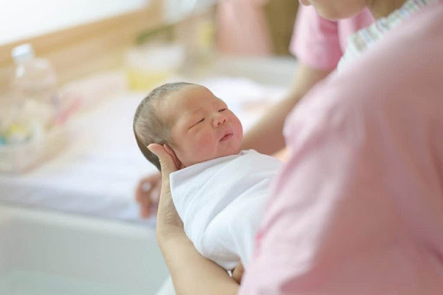Điểm mặt 10 lỗi sai phổ biến khi chăm trẻ sơ sinh