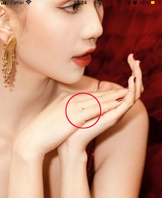 Loạt ảnh nóng được cho là của Ngọc Trinh đang bị phát tán trên mạng xã hội?