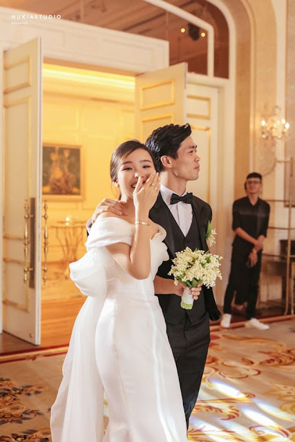 Công Phượng chia sẻ loạt ảnh ‘căng đét’ trong lễ đính hôn