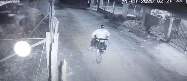 Giữa đêm, Tịnh Thất Bồng Lai bị côn đồ đến tìm đòi đậρ camera an ninh, tuyên bố nếu đi ra ngoài là “quất liền cho tao”