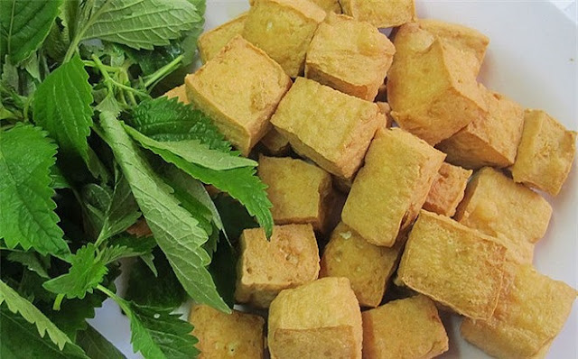 Cho Nguyên liệu này xuống đáy chảo, rán đậu phụ không sợ dính lại vàng giòn mướt mắt