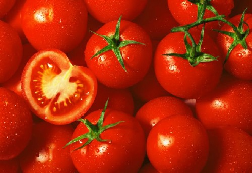 Làm trắng da mặt tại nhà với 6 cách đơn giản từ cà chua Làm trắng da mặt tại nhà với 6 cách đơn giản từ cà chua