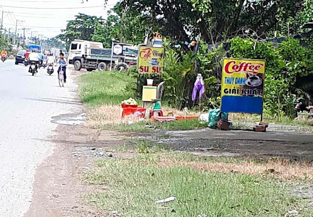 Bí mật ở ‘cà phê sung sướng’: Gái trẻ ra chiêu, cụ ông ‘rút ruột’ chiều người đẹp