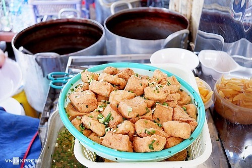 Quán cháo đậu cà bà Oanh hơn 10 năm trong lòng phố cổ Hà Nội