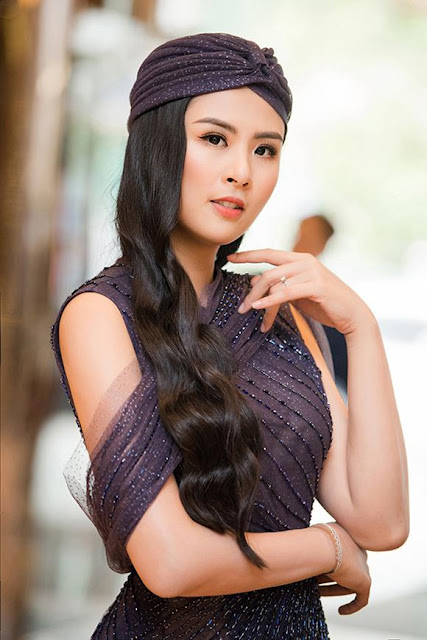 Ngọc Hân mặc váy xuyên thấu