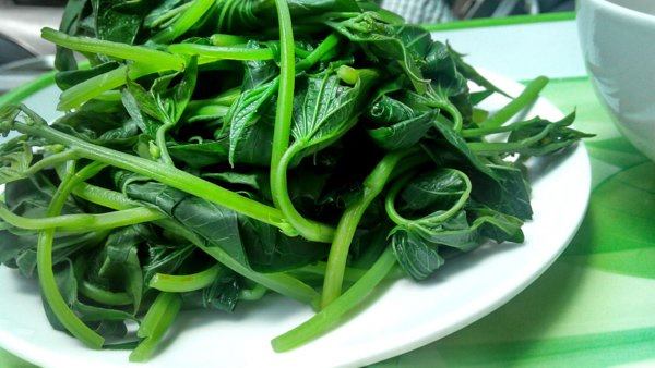 6 loại rau cực giàu vitamin, mẹ chịu khó ăn để sữa về cho con