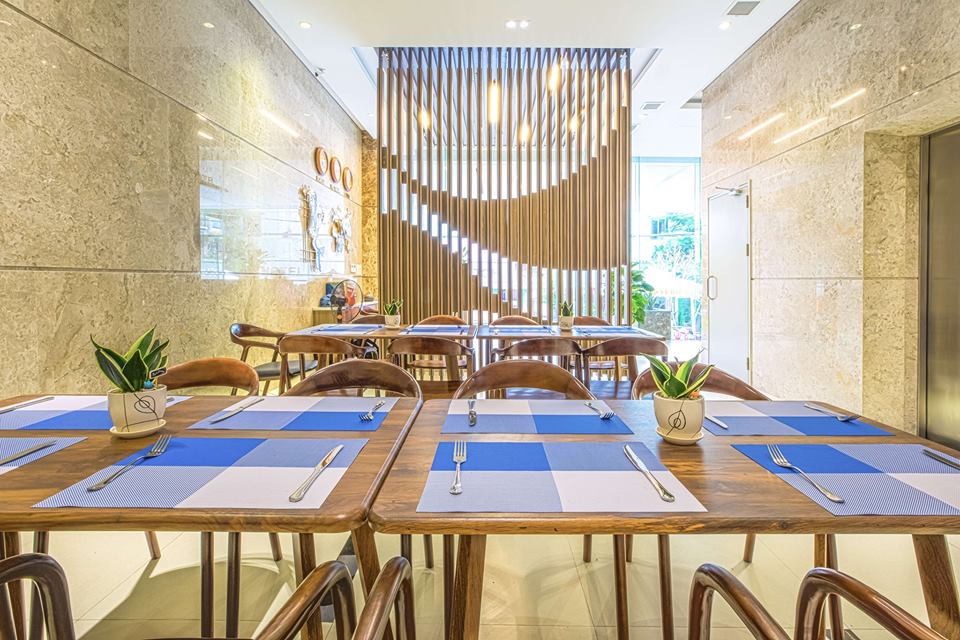 Nhà hàng khách sạn