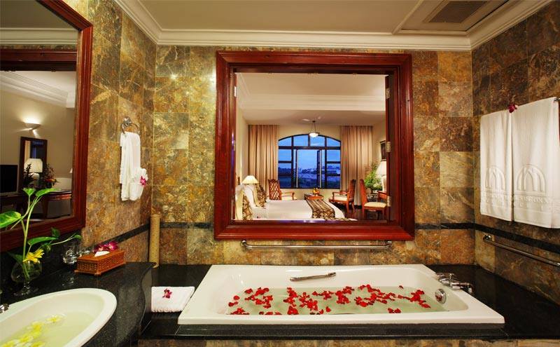 Phòng Premium River Deluxe