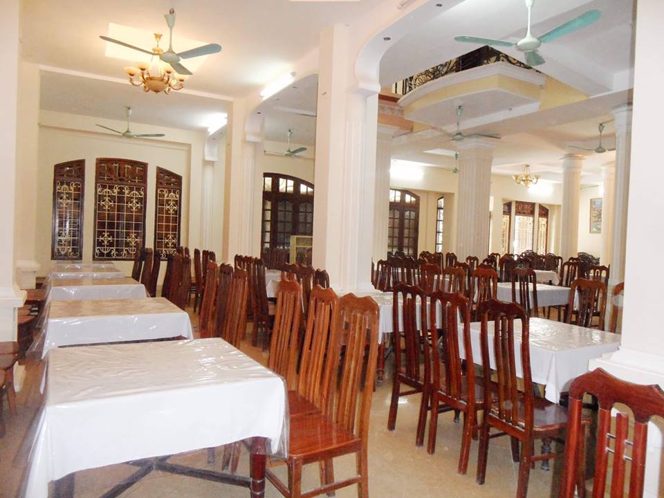 Nhà hàng khách sạn Hoa Sữa