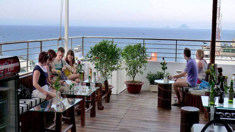 Nhà hàng sân thượng