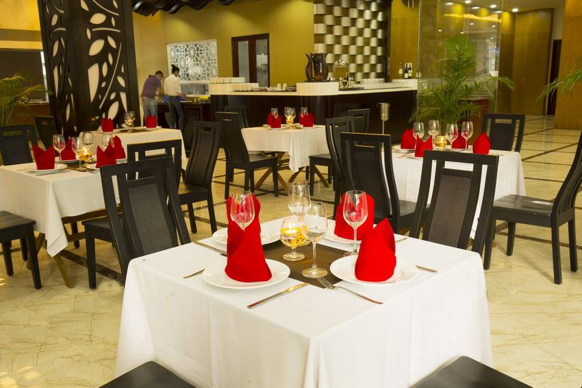 Nhà Hàng Happy Light