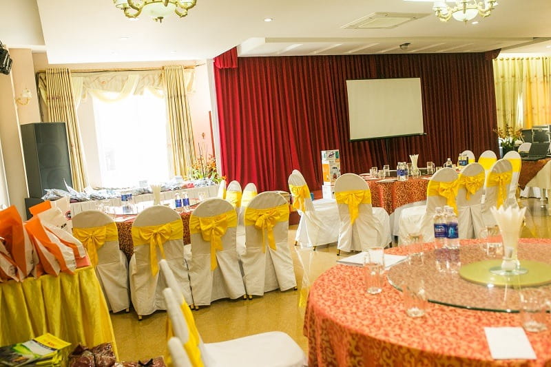 Nhà hàng khách sạn