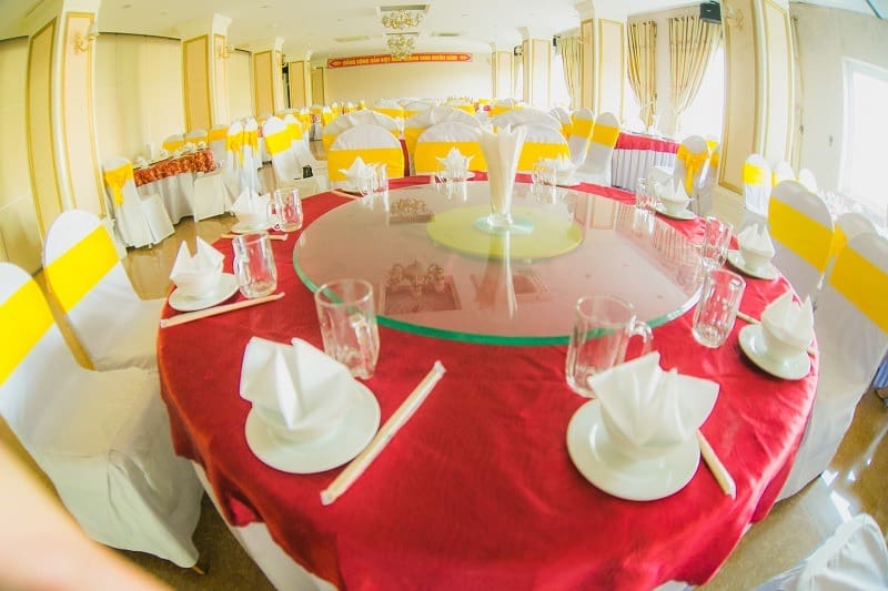 Nhà hàng khách sạn