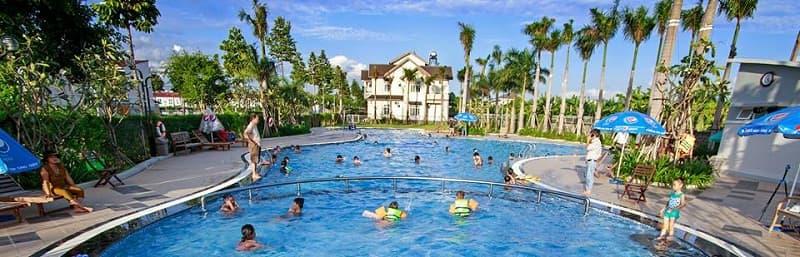 Hồ bơi khách sạn