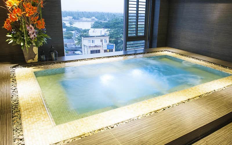 Hồ bơi khách sạn