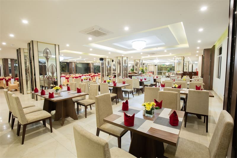 Nhà hàng khách sạn