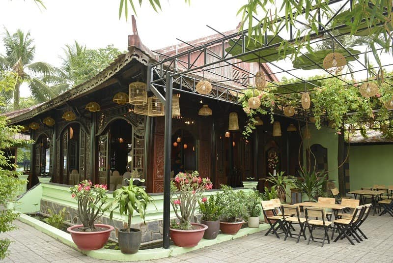 Nhà hàng khách sạn