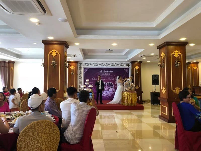 Hội thảo và nhà hàng