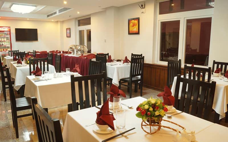 Nhà hàng khách sạn