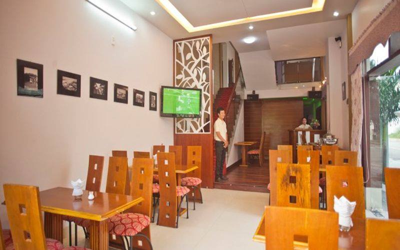 Nhà hàng khách sạn