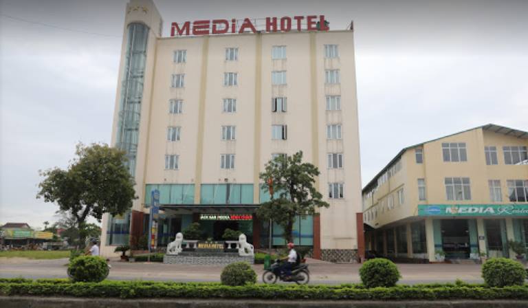 Khách sạn Media