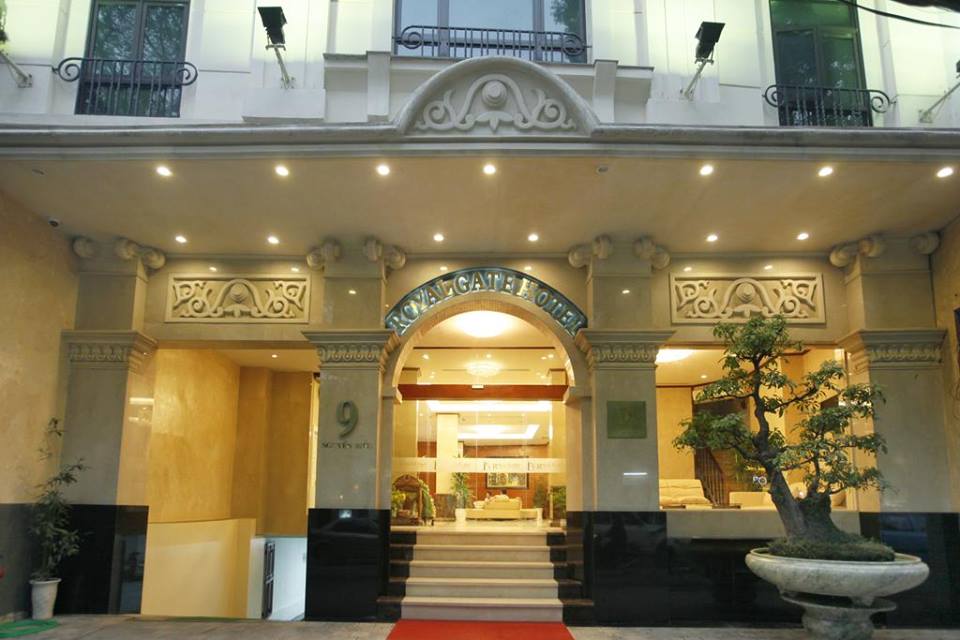 Khách sạn Royal Gate Hotel