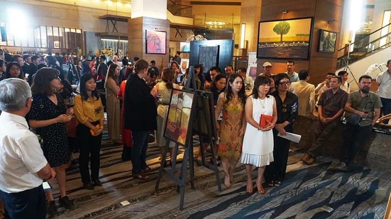 Phòng khiêu vũ và hội nghi