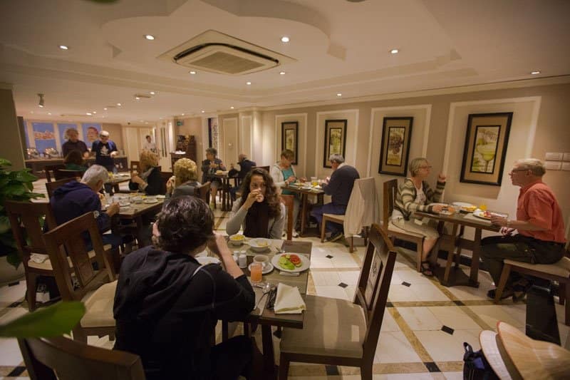 Nhà hàng khách sạn