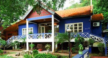 Khách sạn Vạn Thông