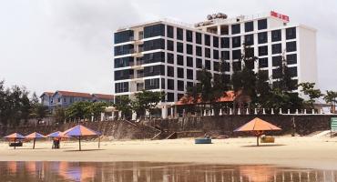 Khách sạn Sông La
