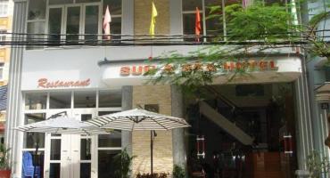 Khách sạn Mặt Trời và Biển